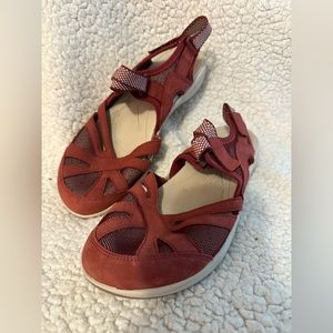 Easy Spirit sandals. 9 wide